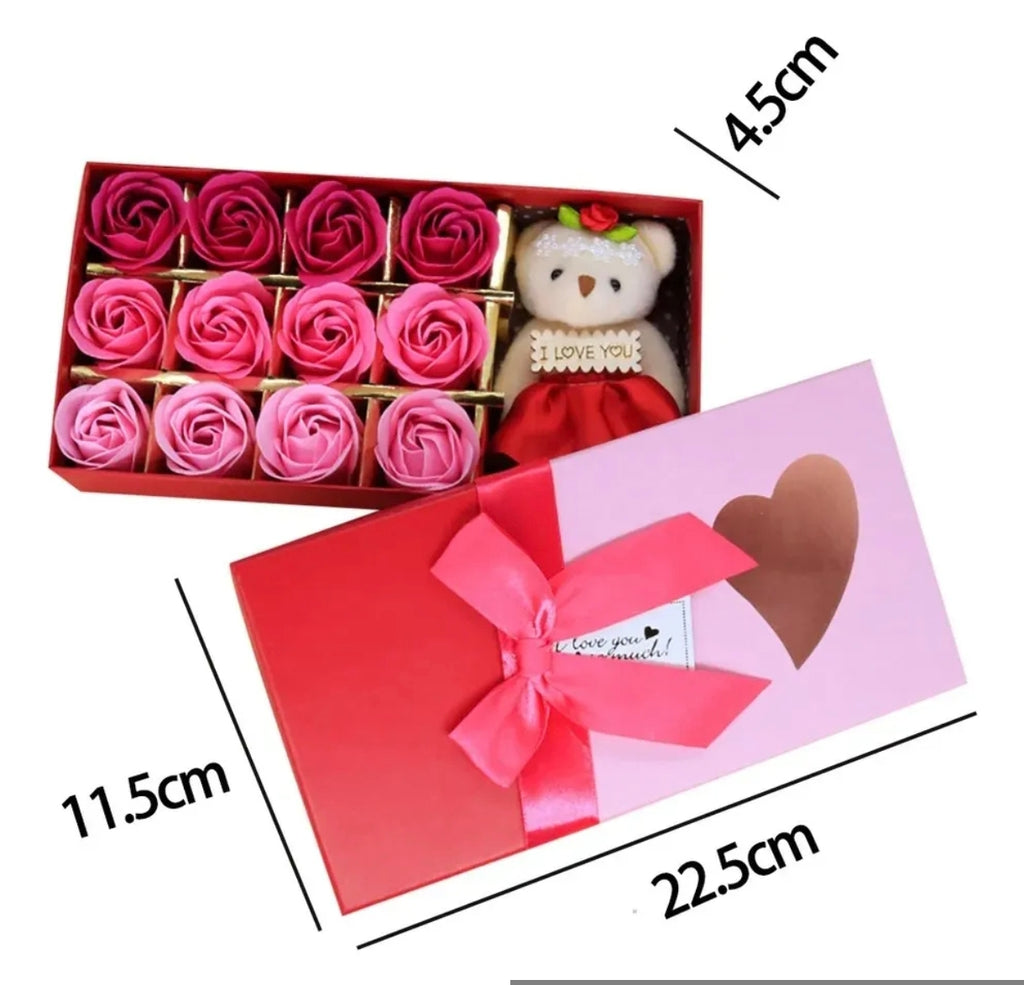 Caja de Regalo con Oso y Rosas Eternas — Regalo Romántico para Ella